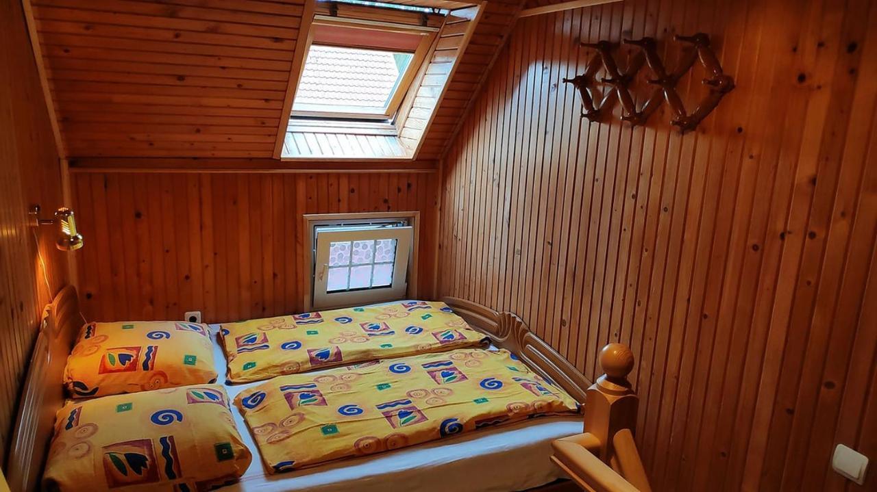 Guesthouse "Nakvyne Pas Zveja" Nagliu Street Nida Exteriör bild
