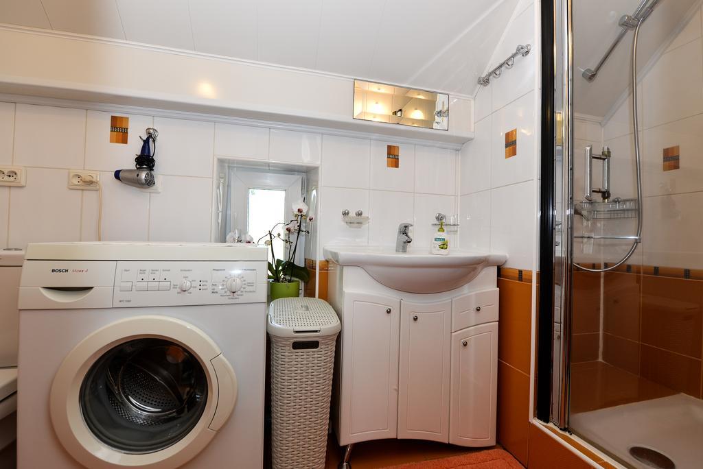 Guesthouse "Nakvyne Pas Zveja" Nagliu Street Nida Exteriör bild