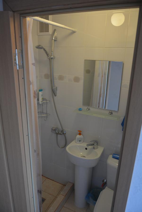 Guesthouse "Nakvyne Pas Zveja" Nagliu Street Nida Exteriör bild